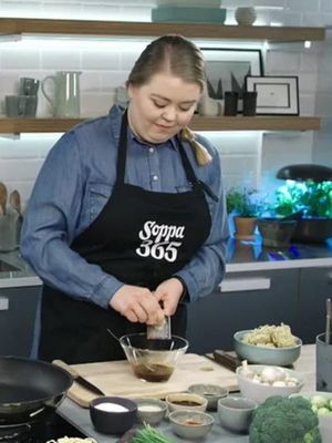 53 - Tahmeat nuudelit (eli paistetut vihreät nuudelit