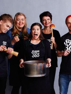 34 - Silakkapihvit juustolla sekä pikkelikurkkua