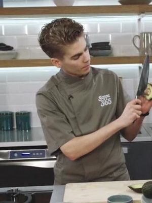 54 - Lohi-avokadosalaatti