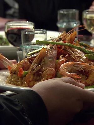 Kevään ruokahitti maistuu Vain elämää -tähdille! Risotto kruunataan hummerilla ja tryffelillä